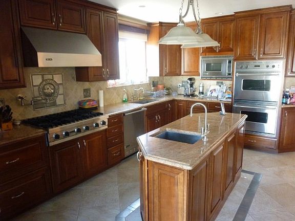 3rd image of 13612 Cronston Ave