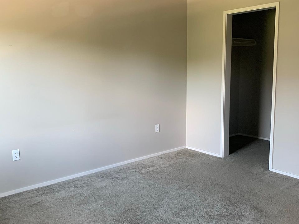 2nd image of 3630 Gillham Rd APT N302