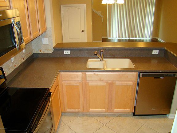 5th image of 6133 Bartram Village Dr