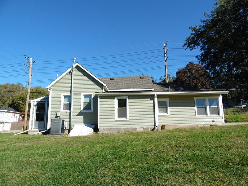 1st image of 513 N 5th St
