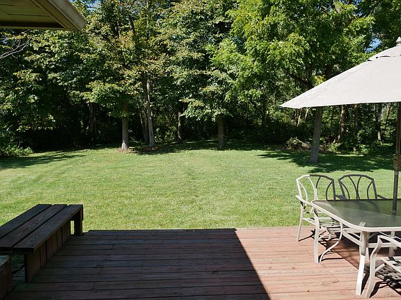 5th image of 284 Myerwood Dr