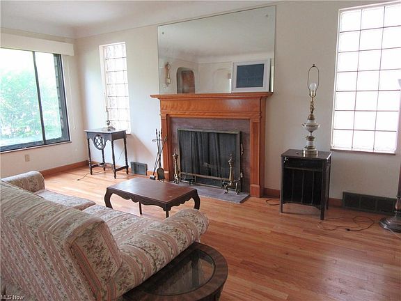 4th image of 6907 Brookside Dr