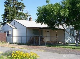129 E St NE, Ephrata, WA 98823