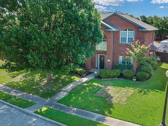 2nd image of 4106 Pointe Loma Dr