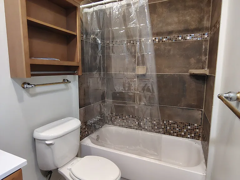 903 Holiday Dr — Photo 16