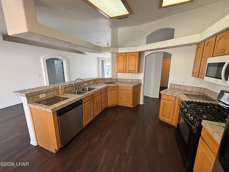 3864 N Stratford St — Photo 8