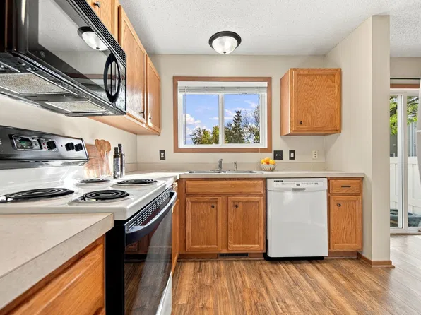 15539 Float Ln #94, Saint Paul, MN 55124