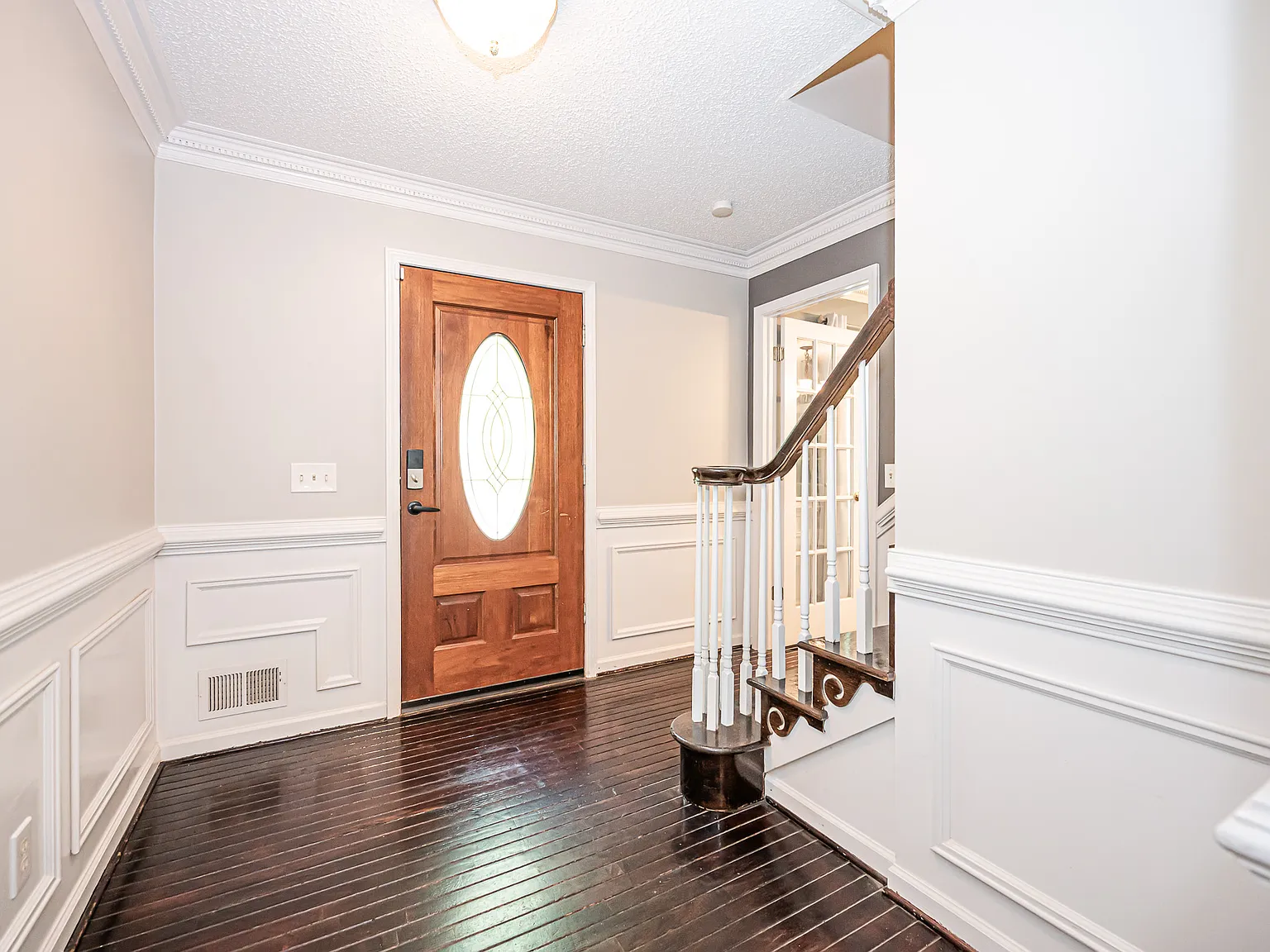 5 bed, 3986 sqft, $2,600 — Photo 4