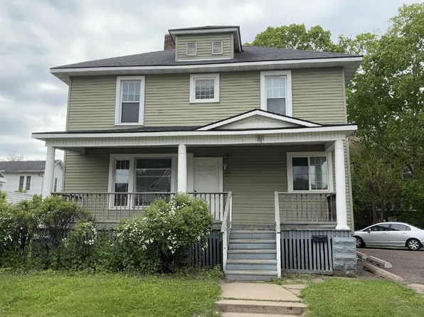 912 Graham Ave, Eau Claire, WI 54701