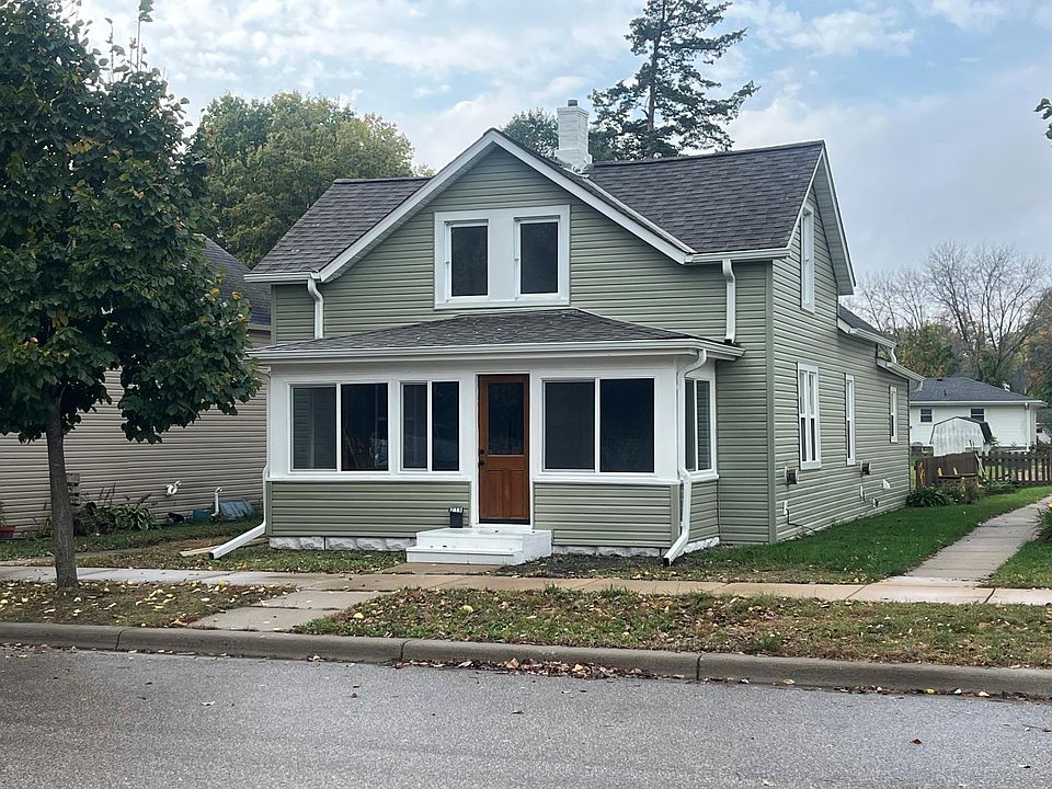 1st image of 215 N Maple St