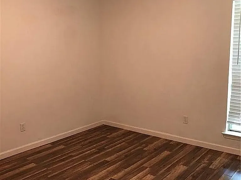 3003 Lakeside Dr — Photo 14