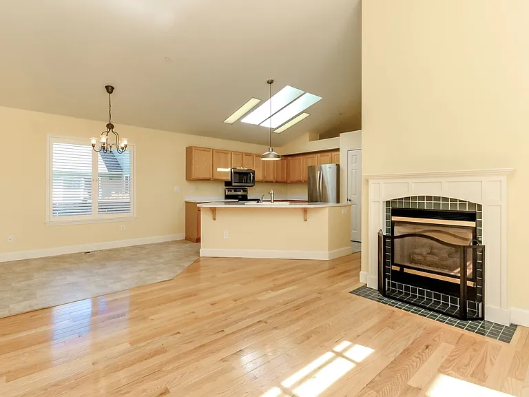 1861 Palisade Blvd — Photo 22