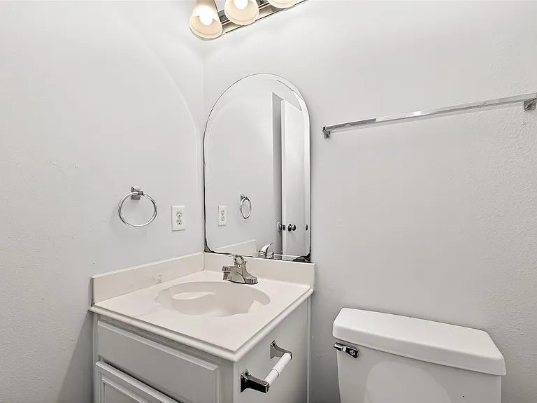 28811 Stapleford St — Photo 26