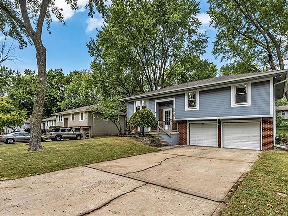2nd image of 6920 NW 76th Pl