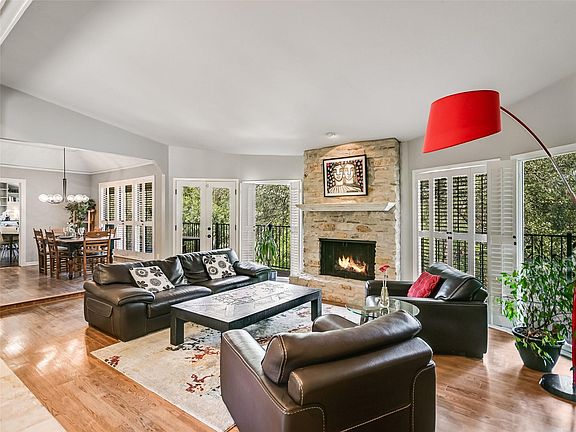 3rd image of 2207 Cypress Point E