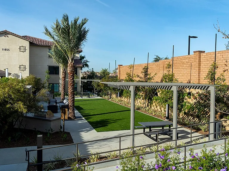 A calm and open shared environment