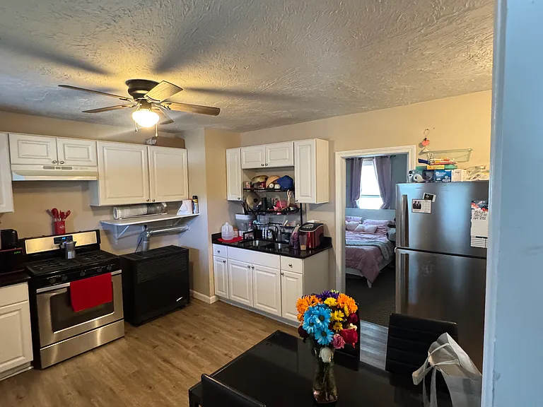 370 Hamilton St #1-R — Photo 5