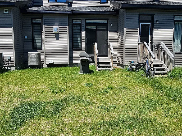 47 Moosonee Cres — Photo 33