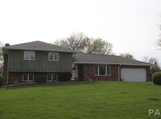 323 Pinecrest Dr, Metamora, IL