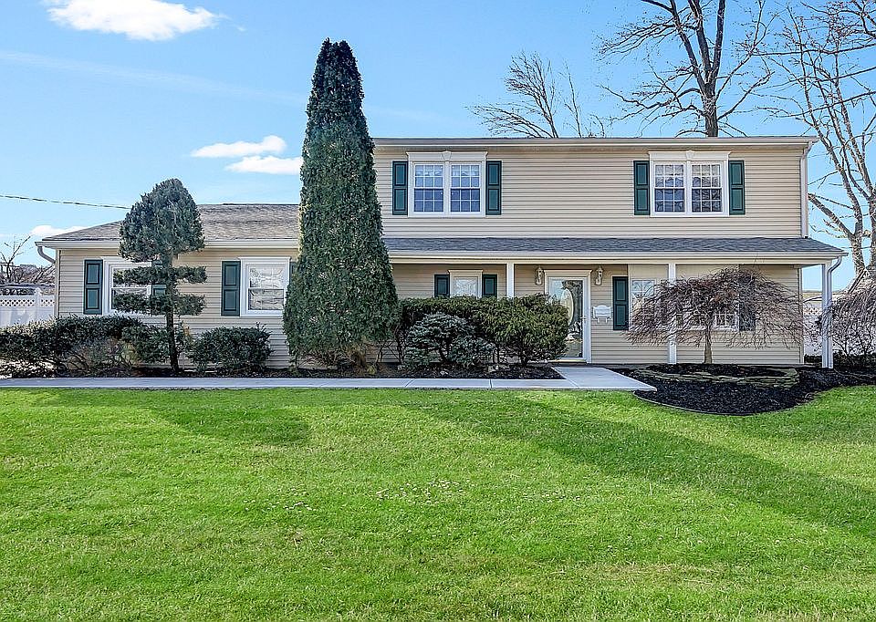 1st image of 25 Lakeland Dr