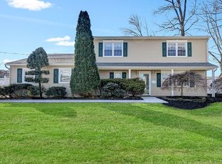 25 Lakeland Dr, Port Monmouth, NJ 07758