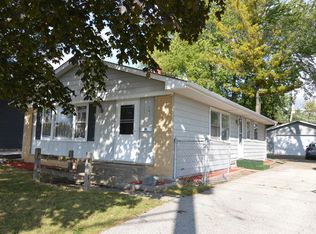 1052 W Hawley St, Mundelein, IL 60060