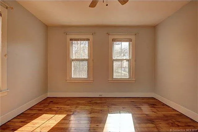 290 W Main St — Photo 11