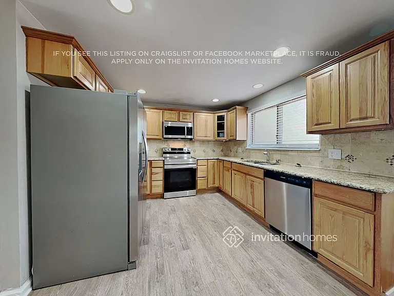 11762 Albion St — Photo 6