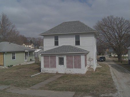 2nd image of 208 Lincoln St