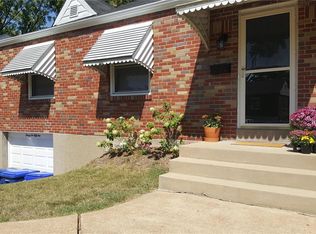 3651 Park Lawn Dr, Saint Louis, MO 63125