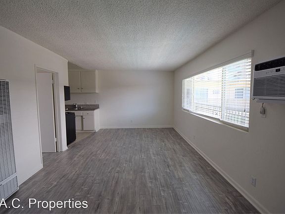 3rd image of 5255 Blakeslee Ave #4338878