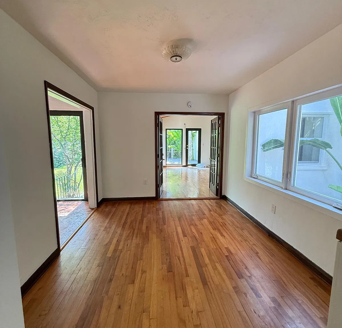 3 bed, 1810 sqft, $7,500 — Photo 3