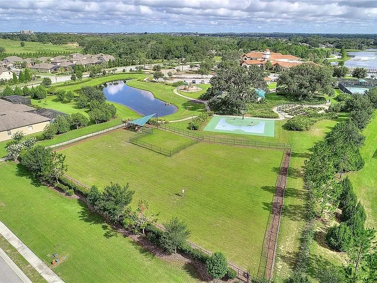 576 Cantabria Dr — Photo 44