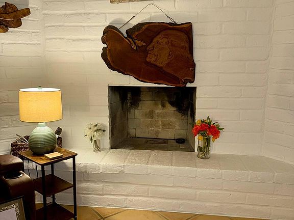 4th image of 4415 N Swan Rd