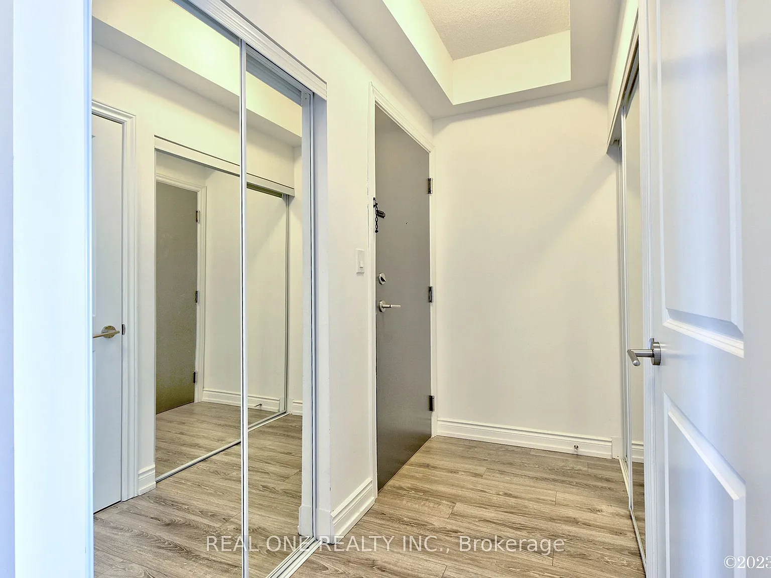 2 bed, $3,200 — Photo 4