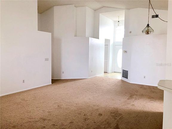3rd image of 12533 Darby Ave