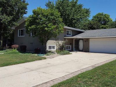 1133 Azalea Dr, Munster, IN, 46321