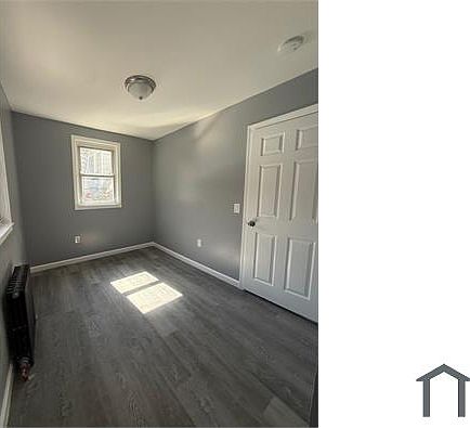 1st image of 76 Bruce Ave APT 2R