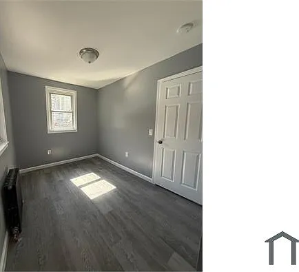 76 Bruce Ave #2R