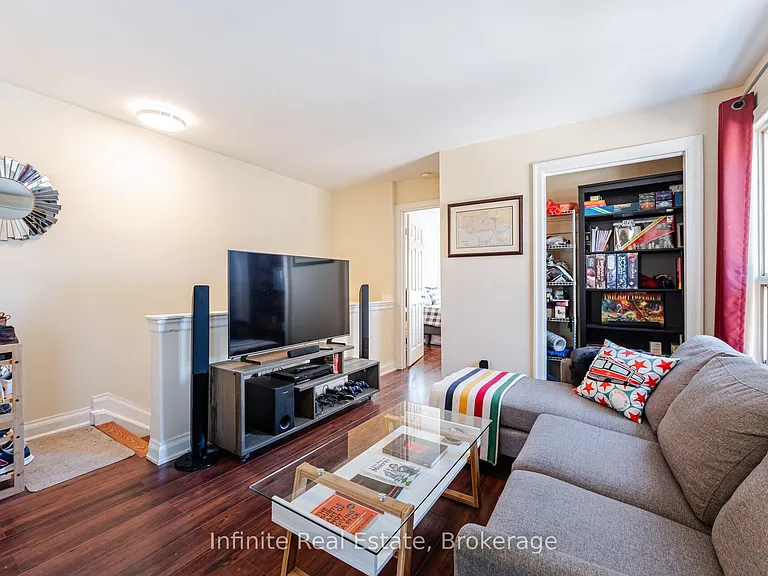 655 Coxwell Ave — Photo 2
