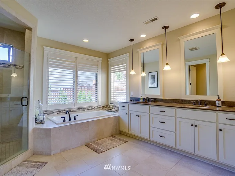 5317 NW Goodwin Loop — Photo 8