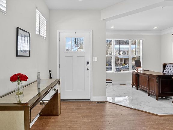4th image of 356 Daleview Dr
