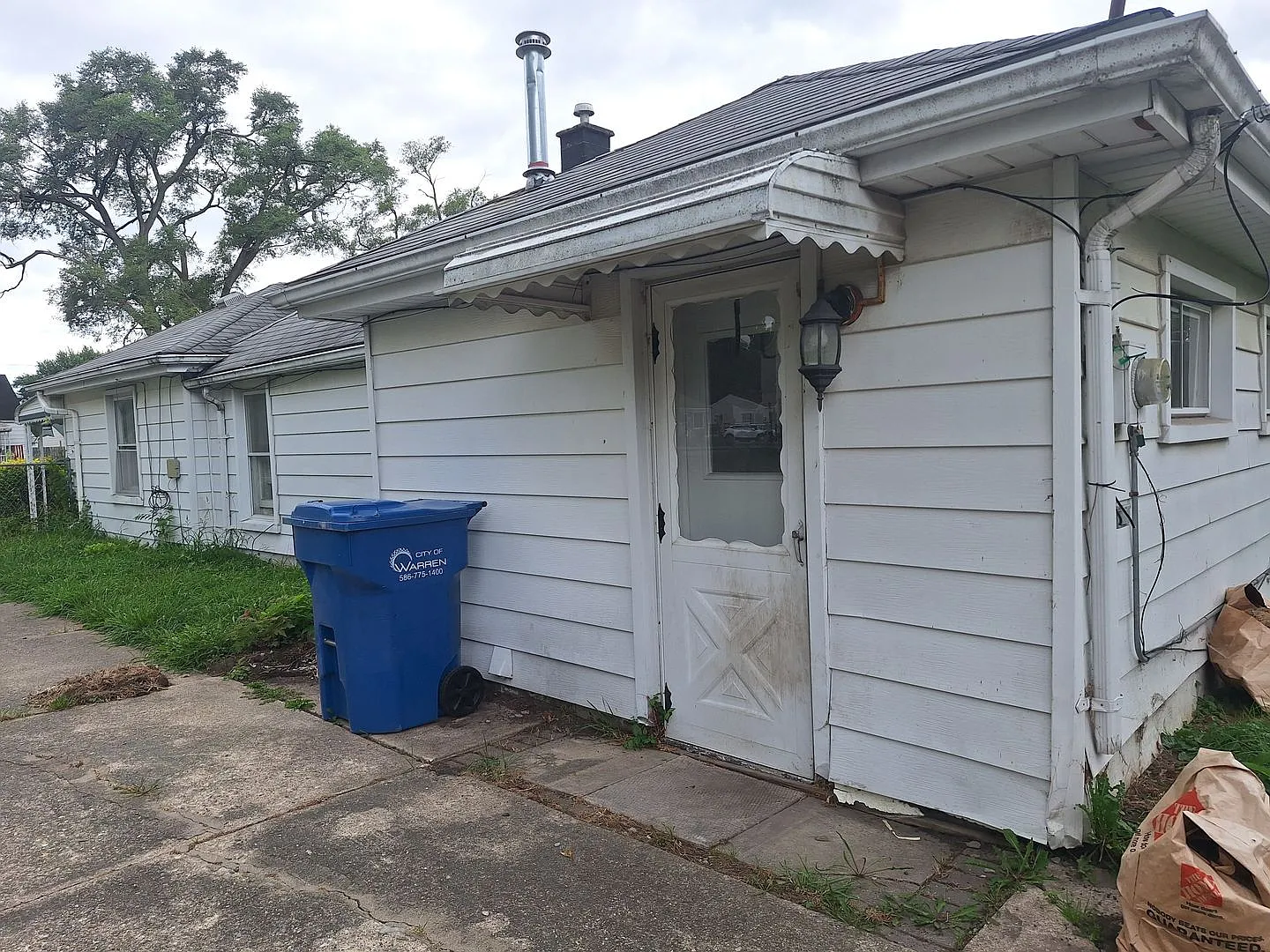 Quaint 3 bedroom home — Photo 2