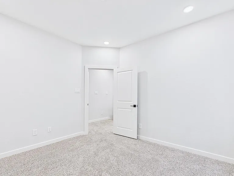 5032 Creekmont Dr — Photo 39