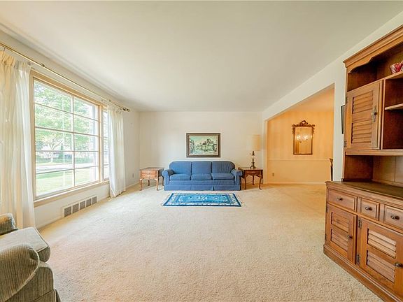 4th image of 5301 Marian Dr