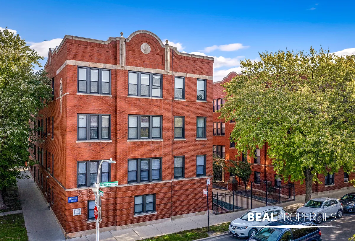 Building Photo - 3517-25 N Racine