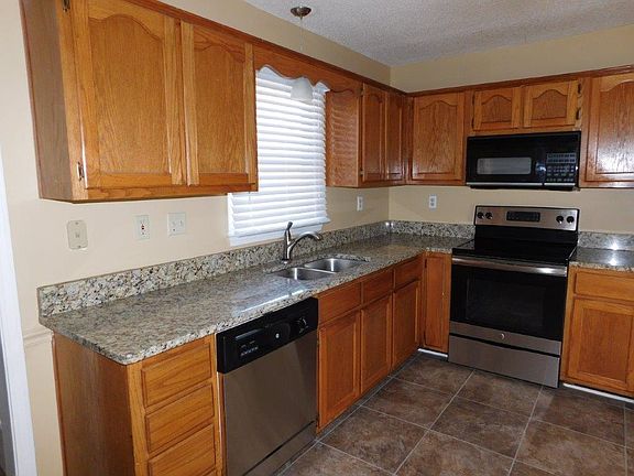 4th image of 7970 Wentworth Dr