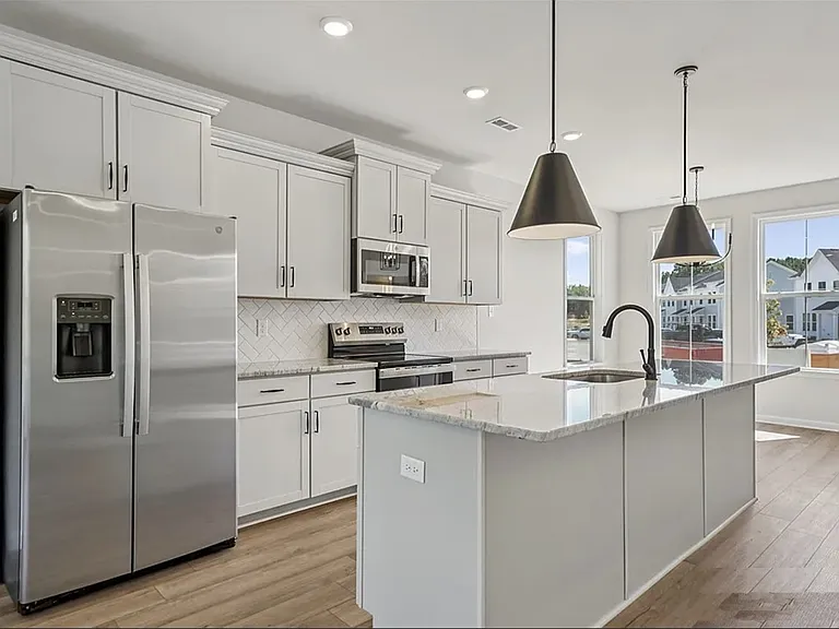 340 Mount McCauley Way — Photo 2