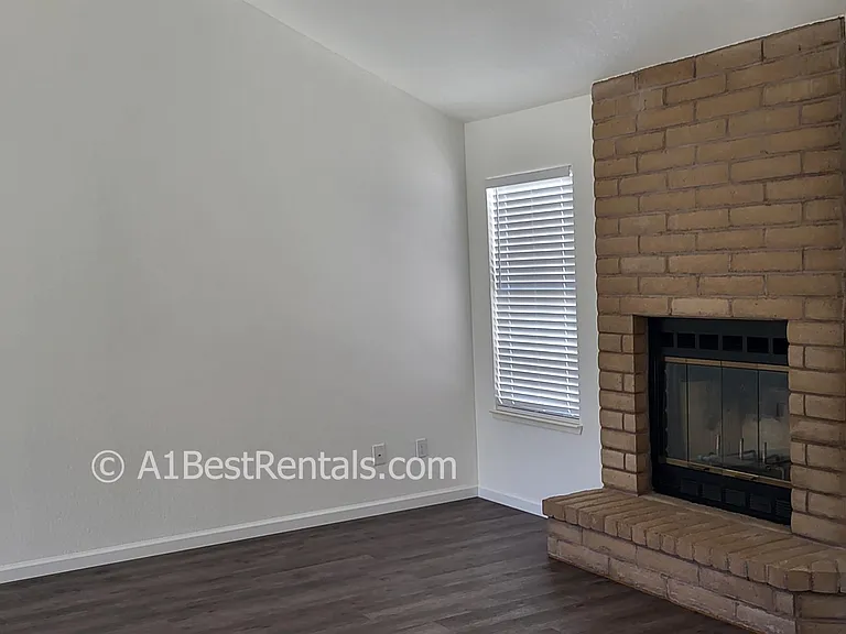 2325 Orchard View Cir — Photo 3