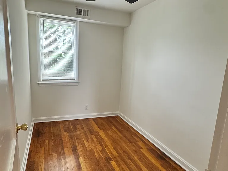 1548 Aldeney Ave — Photo 10